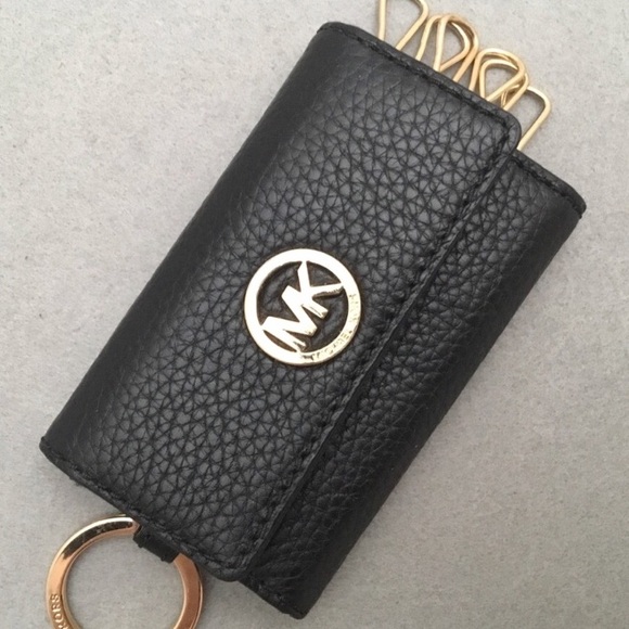 Michael Kors Accessories - Michael Kors 6 Key Card Case